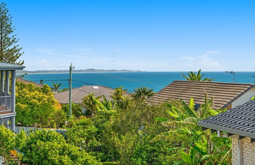 Bonny Hills House | Seascape retreat at Bonny Hills! Family sized house with amazing ocean views.