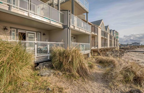 Rockaway Beach House | Seascape Rockaway - Meredith Lodging