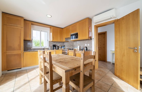 Carrapateira Villa | Seascape - Surf, Family & Comfort
