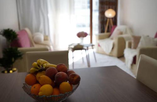 Cinarcik Apartment | Seaside 2BR Retreat Çinarcik