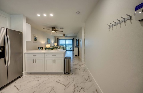 Mid Island Condo | Seaside 509 - Beautiful Beach Front Condo