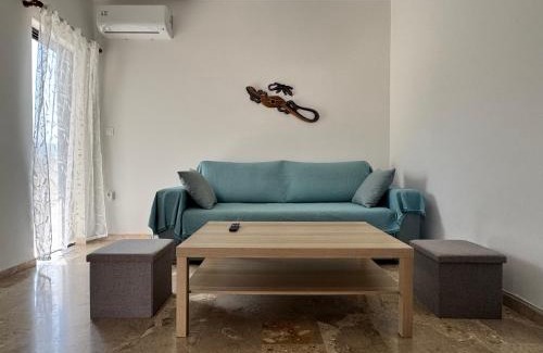 Kato Diminio Apartment | Seaside Apartment with parking in Melissi