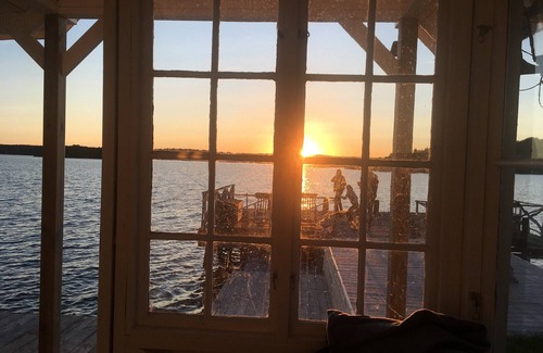 Osteraker Municipality Cottage | Seaside century house with beautiful sunset and big jetty with sauna