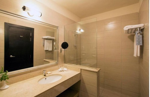 El Hadaba House | Seaside Resort w/Stunning Views, Full Spa & Family Amenities l 3 Rooms