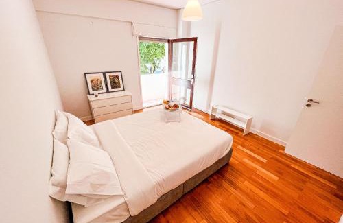Foz do Douro Bed & Breakfast | Seaside Elegance and Tranquility: Your Luxurious Porto Getaway