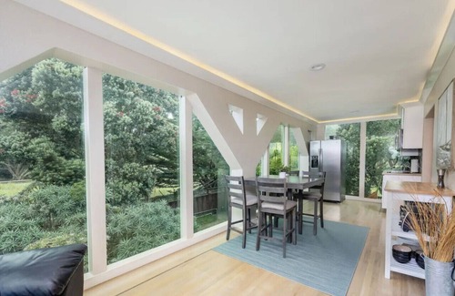 El Granada House | Seaside Escape: 1 block to Beach, Private Hot Tub, Fire Pit & BBQ