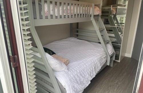 Deganwy House | Seaside Escape - Deganwy Beach Cottage - Sea Views & Golf Course Views