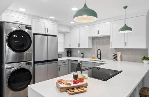 Satellite Beach Condo | Seaside Escape β Ground-Floor Condo with Panoramic Ocean Views, Steps to Beach & Pool ποΈ