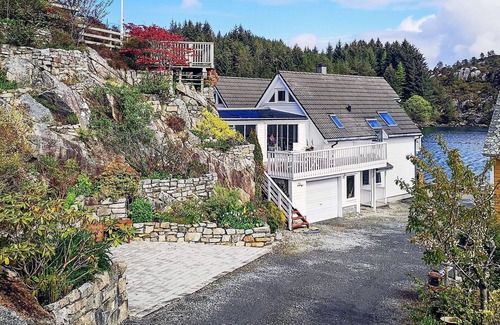Bomlo House | Seaside Fisherman s Haven-By Traum