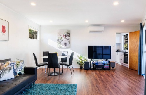 Te Horo Beach House | Seaside Sensation - Te Horo Beach Holiday Home