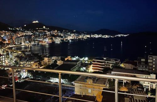 Qender Apartment | Seaside Serenity! FREE PARKING!