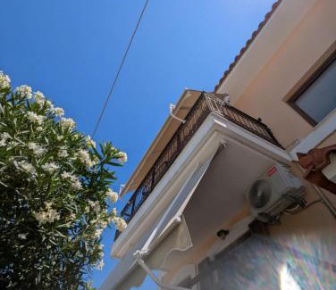 Ireon Apartment | Seaside studio in Ireo with a breathtaking view