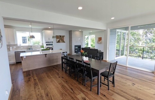 North Admiral House | Seattle Vacation Home Alki Beach House