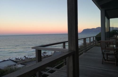 Redhill Apartment | Seaview Apartment in Muizenberg