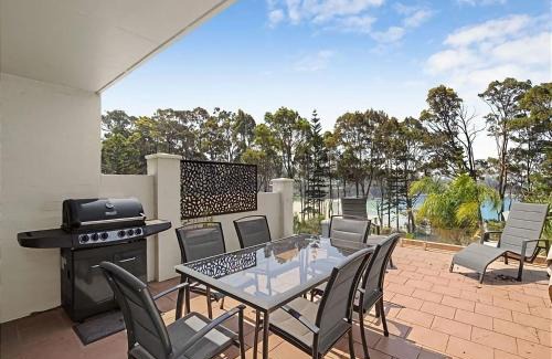 Denhams Beach House | Seaview by the Cliff