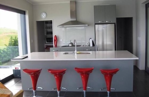 Mahinepua House | Seaview Point Stunning clifftop house