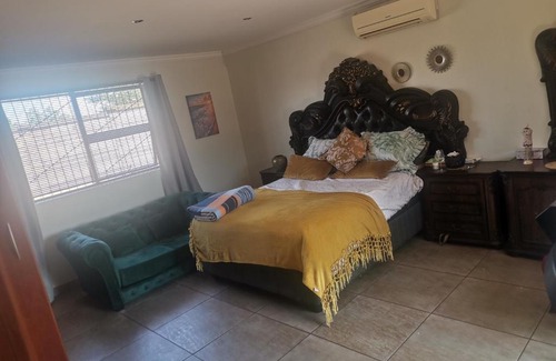 Port Elizabeth Apartment | Seaview Port Elizabeth Bachelors Pad