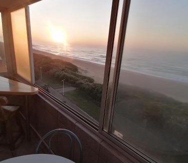 Kingsborough Apartment | Seaview Self Catering Amanzimtoti