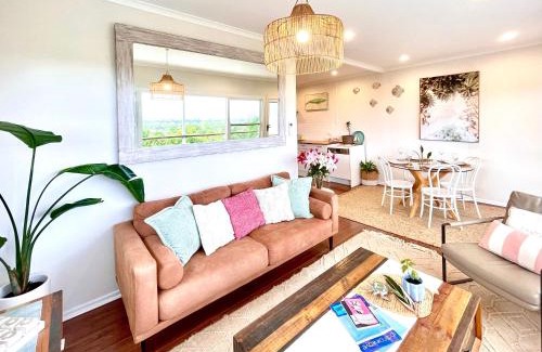 East Ballina Apartment | 'SEAVIEW' - Stunning Coastal Views, Opposite Shaws Bay, Pet Friendly, Sleeps 4