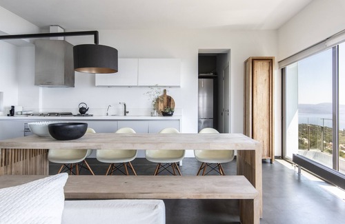 Marathon Villa | Seaview villa schinias, is a modern and minimal property with amazing view!