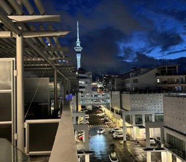 Auckland Central Business District Apartment | Seaview Waterfront Hotel Apt