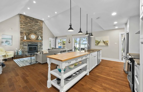 Bayview House | Seawood Shores in Cavendish