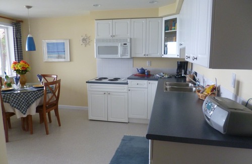 West Sechelt Apartment | Sechelt Oceanfront Suite