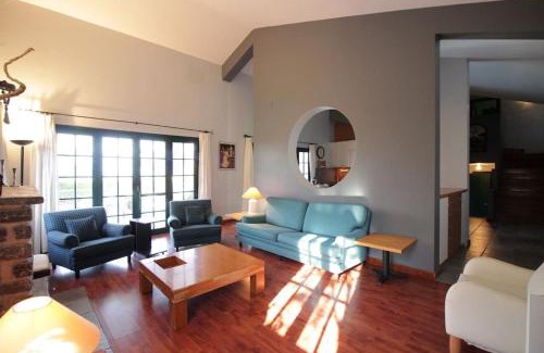 Burhaniye Apartment | Secluded 3BR Modern Villa w Private Pool and Views