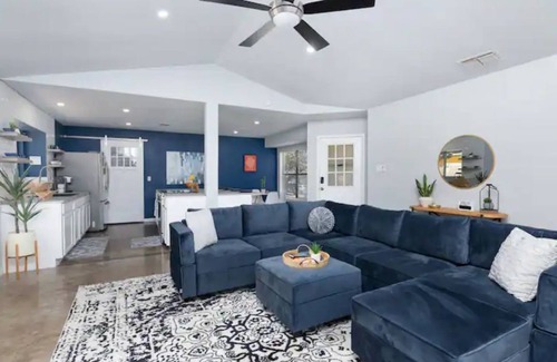 Heritage House | Secluded backyard Oasis w near SeaWorld, Lackland