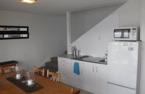 Waiheke Island Ski Chalet | Secluded Beachfront Hideaway