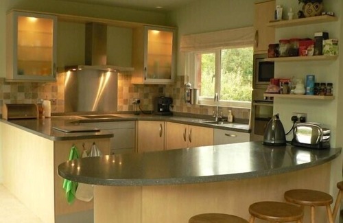 St Brides House | Secluded beachside 4 bed house, family & dog friendly, stunning creek views