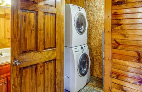 Blandburg House | Secluded Cabin with On-Site Creek and Trails!