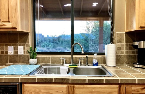 Tucson House | Secluded Casita w/King Bed + Mountain Views!