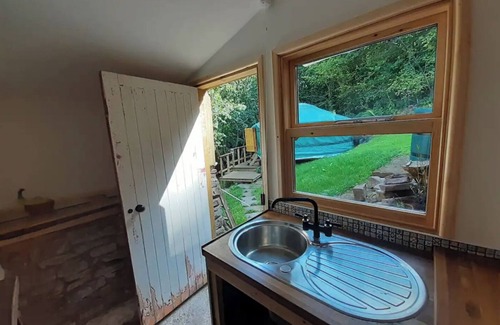 Blakeney Cabin | Secluded & Cosy Yurt in the Forest of Dean