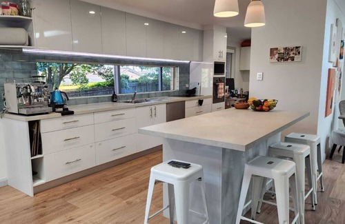 Hornsby Heights House | Secluded, entire single storey family home in beautiful Hornsby Heights