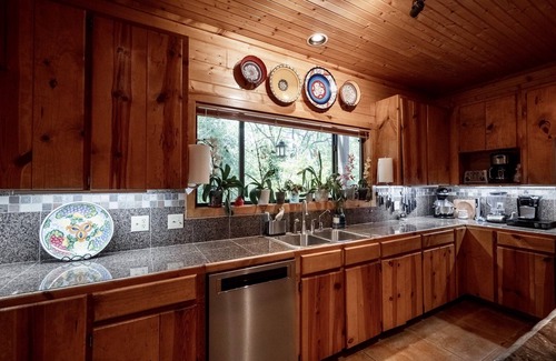 Uvalde House | Secluded Family Getaway!
