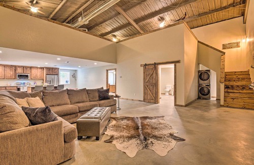Yantis House | Secluded Home w/Gas Grill, 3 Mi to Boating!