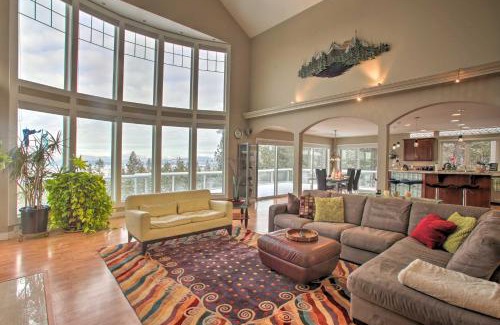 Post Falls House | Secluded Home with Pool about 14 Mi to Coeur dAlene!