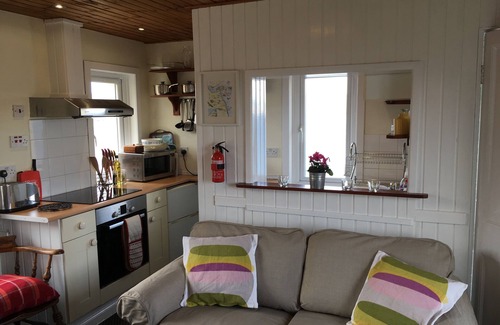 Campbeltown Cottage | Secluded island hideaway for 2 with panoramic sea views