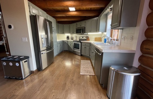 Yankton Cabin | Secluded Lake View Log Cabin on 40 Acres