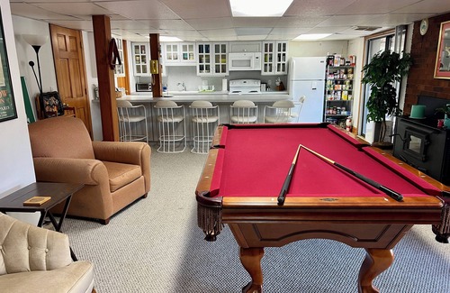 St. Stephens House | Secluded lakefront bliss with a private deck, pool table, and ping pong!