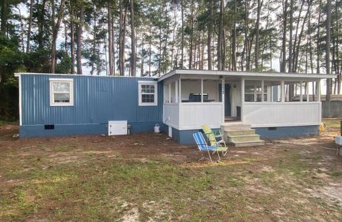 Hartsville House | Secluded lakefront cabin on Robinson
