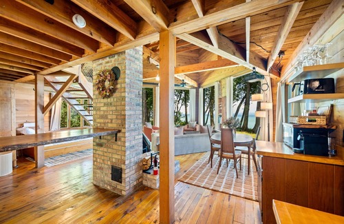 Gills Rock Cabin | Secluded, Lakeside Cottage on the Bluff