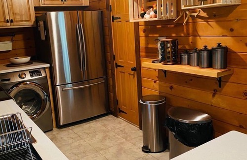 Morris House | secluded log home, minutes from all star village in Oneonta