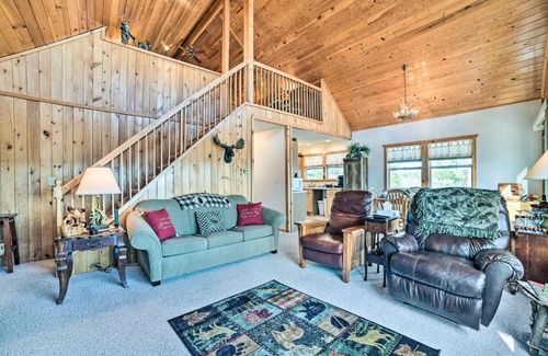 Hawks House | Secluded Lost Lake Cottage with Spacious Loft!