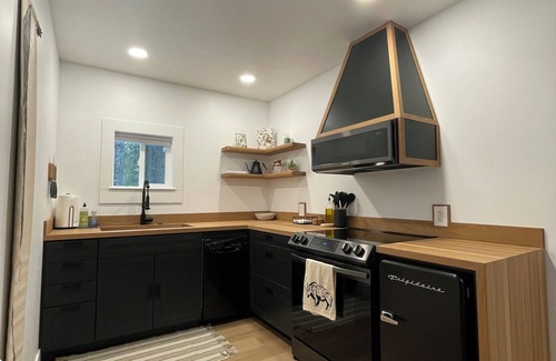 Columbia Falls Cabin | Secluded modern cabin bordering Glacier National Park!