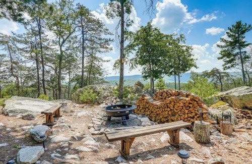 Wardensville House | Secluded Mountain Cabin in Wardensville!
