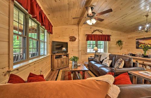 Wardensville House | Secluded Mountain Cabin in Wardensville!