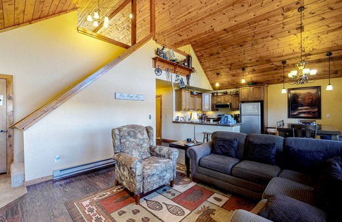 Cripple Creek House | Secluded Mountain Escape W/Full Kitchen, free WiFi, & More