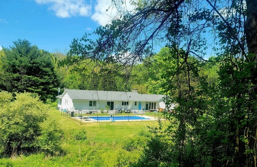 New Milford RV Rental | Secluded Mountaintop Retreat – Rustic Luxury & Panoramic Views at Freedom Farm
